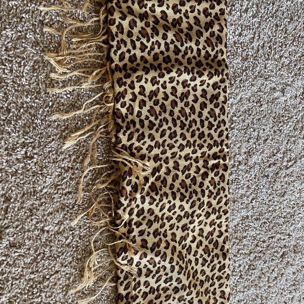 Leopard pashmina